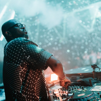 Ο Black Coffee Live στο Γήπεδο Tae Kwon Do