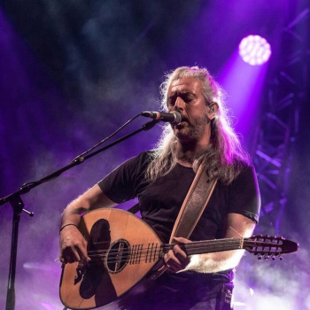 Ο Γιάννης Χαρούλης Live στο Κατράκειο Θέατρο